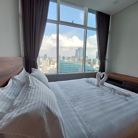 Sky Suites With Klcc Twin Tower View By Irent365 Куала-Лумпур Номер фото